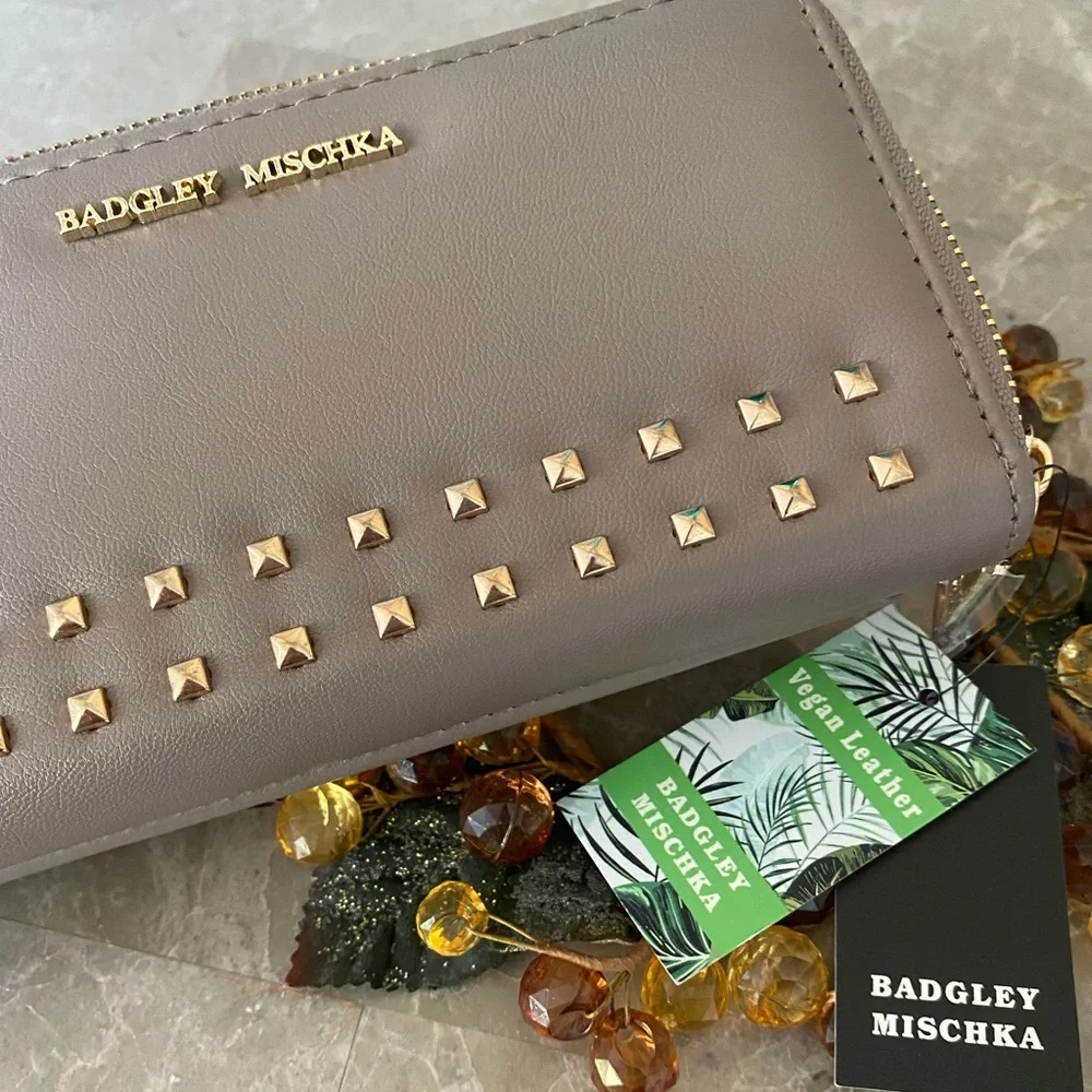 BADGLEY MISCHKA Phone Case Wallet